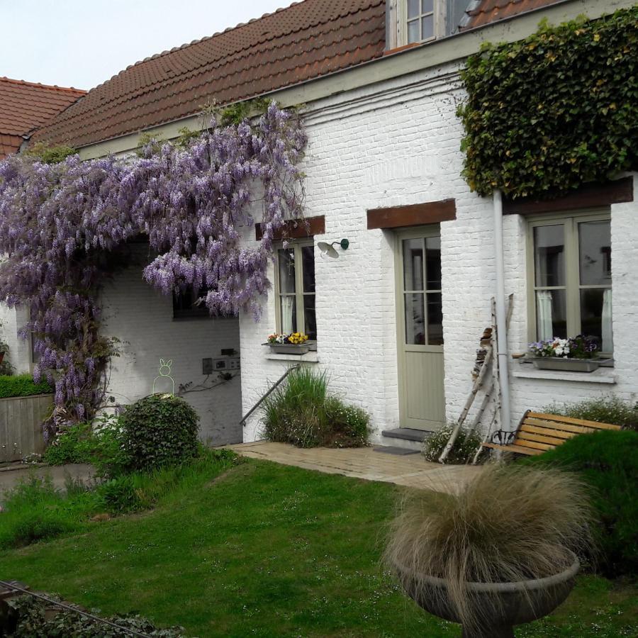 Bed and Breakfast L'Atterrissage Santes Экстерьер фото