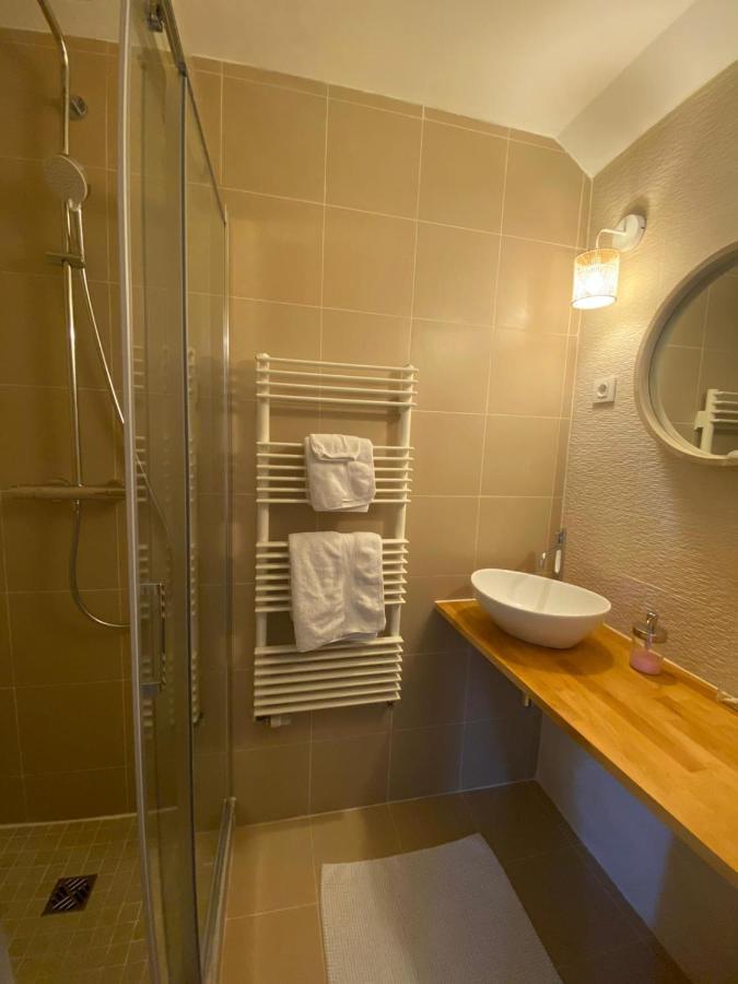 Bed and Breakfast L'Atterrissage Santes Экстерьер фото